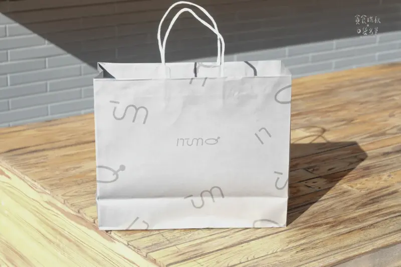 台中西區｜隱身精誠商圈巷內滿餡生甜甜圈，開心果、草莓超誘人｜