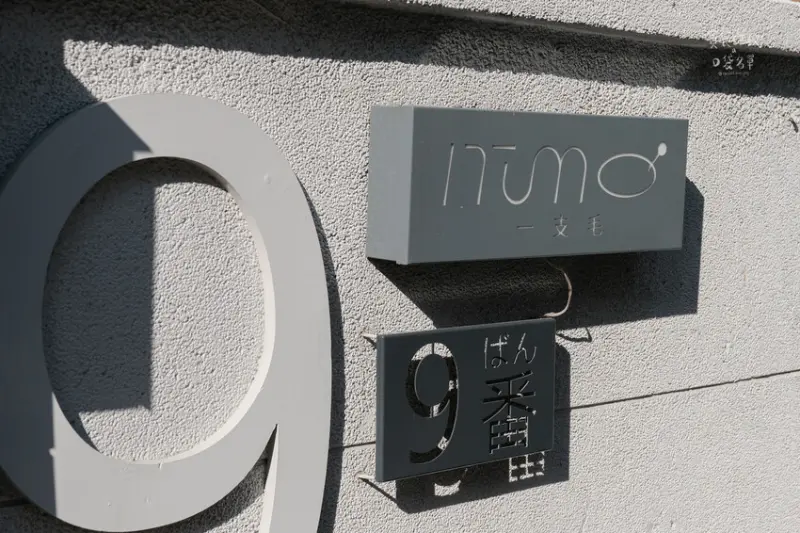 台中西區｜隱身精誠商圈巷內滿餡生甜甜圈，開心果、草莓超誘人｜