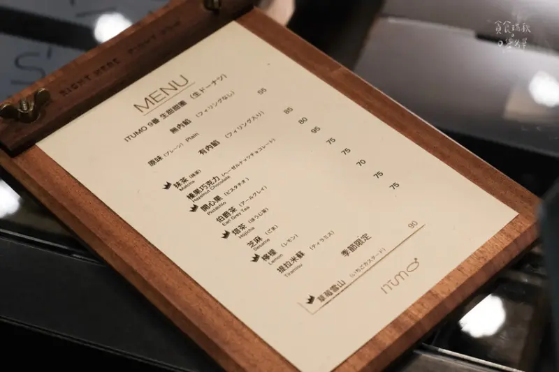 台中西區｜隱身精誠商圈巷內滿餡生甜甜圈，開心果、草莓超誘人｜