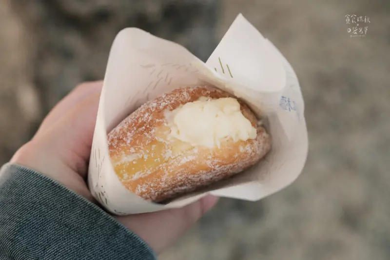 台中西區｜隱身精誠商圈巷內滿餡生甜甜圈，開心果、草莓超誘人｜