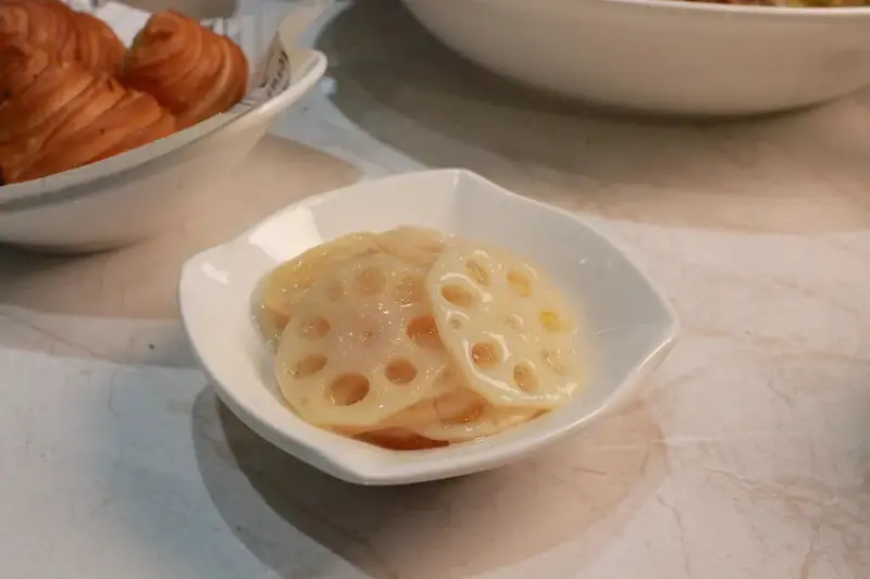 吃。台南市。美食|中西區。「狂一鍋酸菜魚-台南中山店」。。