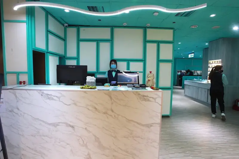 吃。台南市。美食|中西區。「狂一鍋酸菜魚-台南中山店」。。