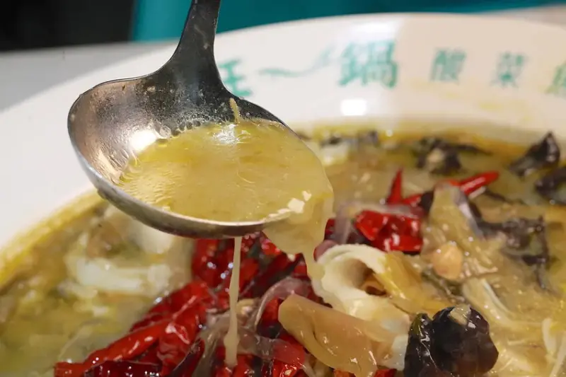 吃。台南市。美食|中西區。「狂一鍋酸菜魚-台南中山店」。。