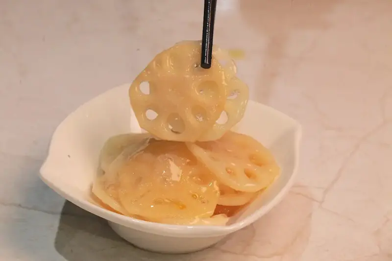 吃。台南市。美食|中西區。「狂一鍋酸菜魚-台南中山店」。。