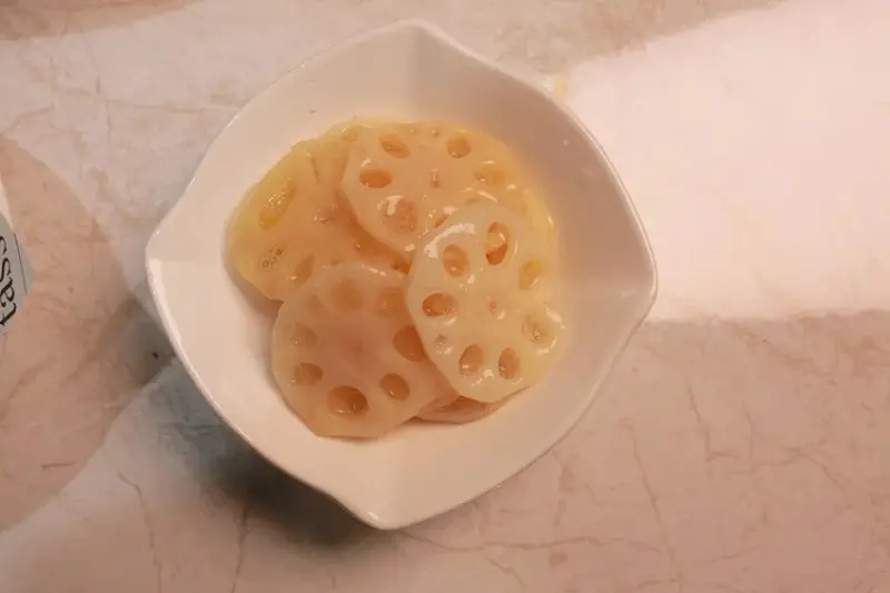 吃。台南市。美食|中西區。「狂一鍋酸菜魚-台南中山店」。。