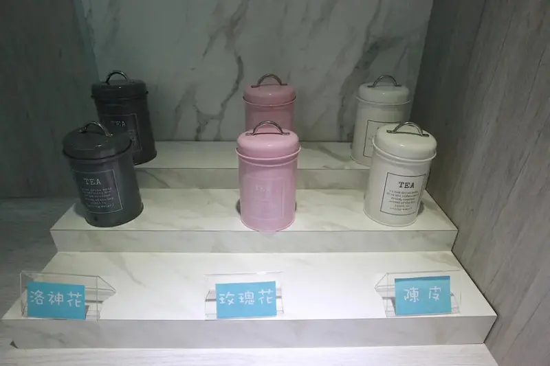 吃。台南市。美食|中西區。「狂一鍋酸菜魚-台南中山店」。。