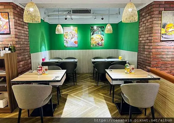 Monday 蔬食料理座位區