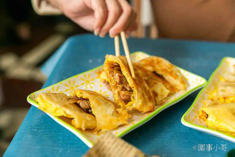 宜蘭蘇澳馬賽早餐-BONBONBRUNCH～很推薦這裡的脆皮蛋餅還有薯條，招牌的可頌鬆餅也很美味～還有超豐盛的麵麵套餐～ @圍事小哥的幸福相框