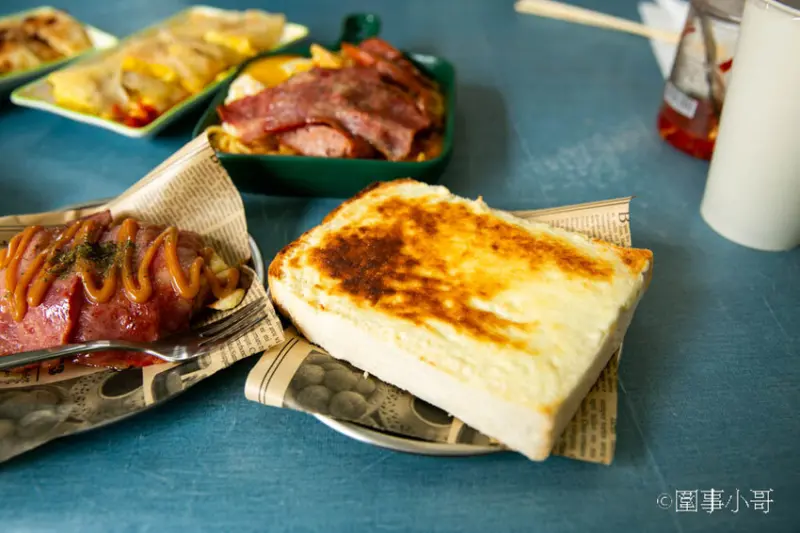 宜蘭蘇澳馬賽早餐-BONBONBRUNCH～很推薦這裡的脆皮蛋餅還有薯條，招牌的可頌鬆餅也很美味～還有超豐盛的麵麵套餐～ @圍事小哥的幸福相框