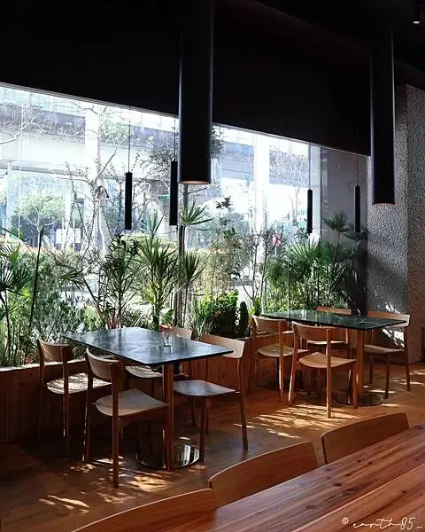 [ 台北美食 ] 微笑蜜樂 × 興波咖啡-南港打卡新地標！千