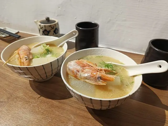 一刺生魚片丼飯09