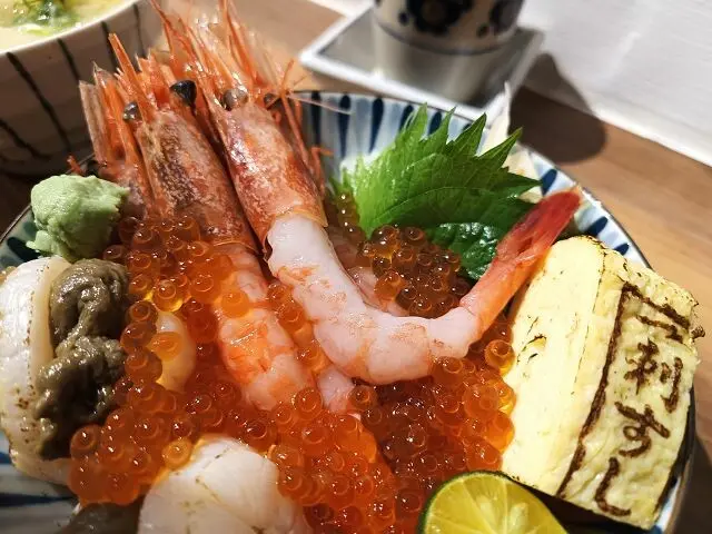一刺生魚片丼飯24