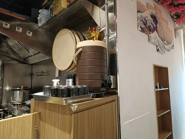 一刺生魚片丼飯12