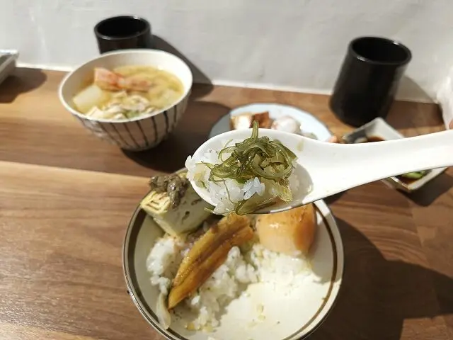 一刺生魚片丼飯26