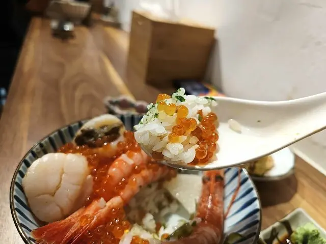 一刺生魚片丼飯25