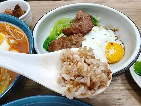 板橋美食推薦-香港mama X 參團火 - 港式料理/白金湯