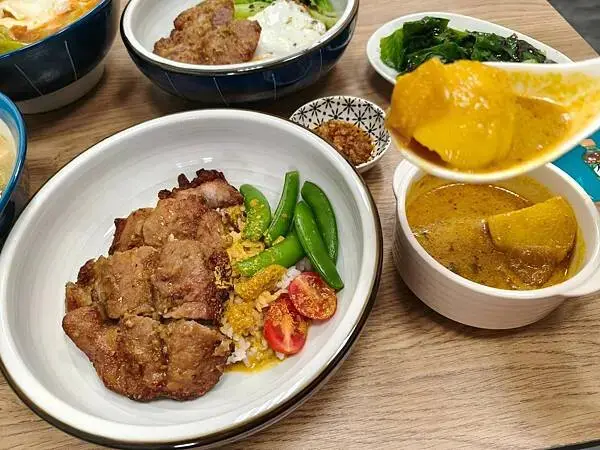 板橋美食推薦-香港mama X 參團火 - 港式料理/白金湯