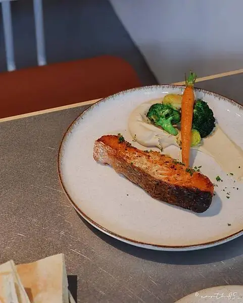 [ 台北美食 ] 波 WAVE -信義區新開幕以色列特色料理