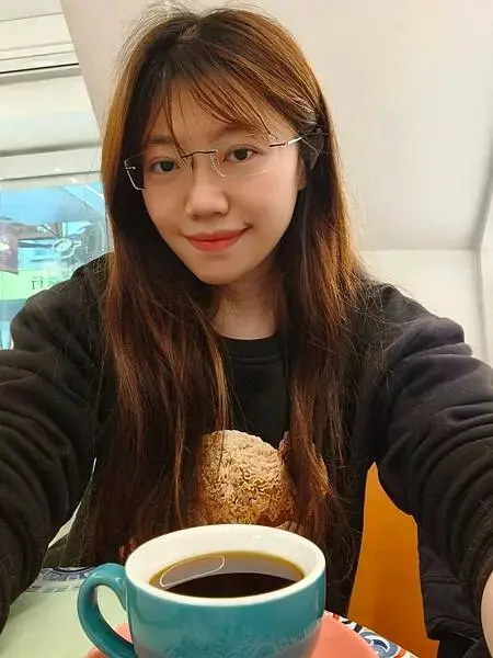 西門萬華-咖易啡命理咖啡館-感到累了嗎?來這喝一杯咖啡吃個輕