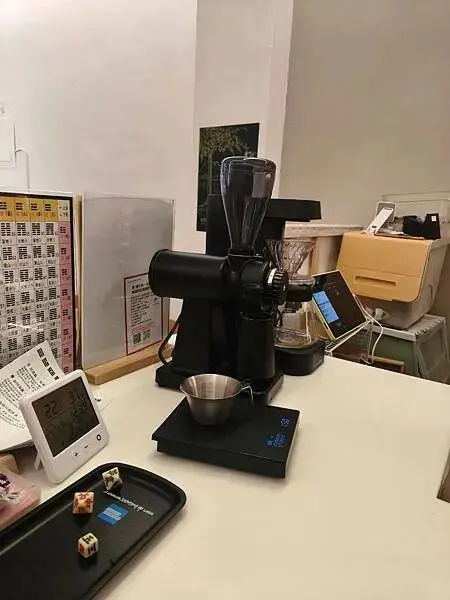 西門萬華-咖易啡命理咖啡館-感到累了嗎?來這喝一杯咖啡吃個輕