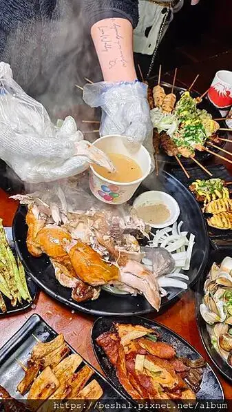 去士林夜市不要再吃炭烤雞排了｜推薦一家超讚烤雞正宗桶仔雞老闆