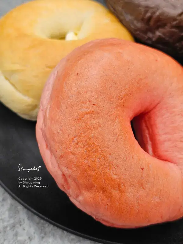 【貝果推薦】查理布朗水嫩貝果 北海道牛乳 白醬燻雞 草莓牛奶