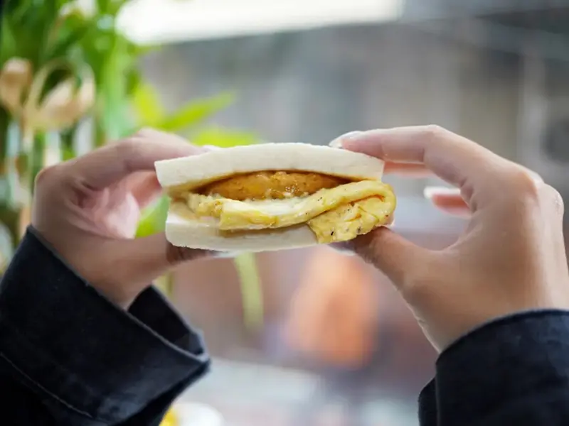 【台南早午餐推薦】早頓早午餐，讓我回訪N次！起司瀑布脆皮蛋餅