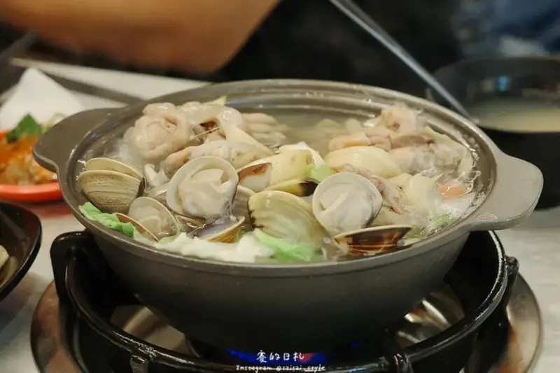 岩橙豐饌湯鍋｜台中東海美食｜平價美味滿分的海鮮與濃郁湯底大滿