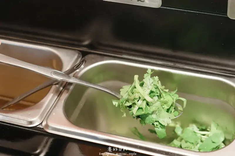 岩橙豐饌湯鍋｜台中東海美食｜平價美味滿分的海鮮與濃郁湯底大滿