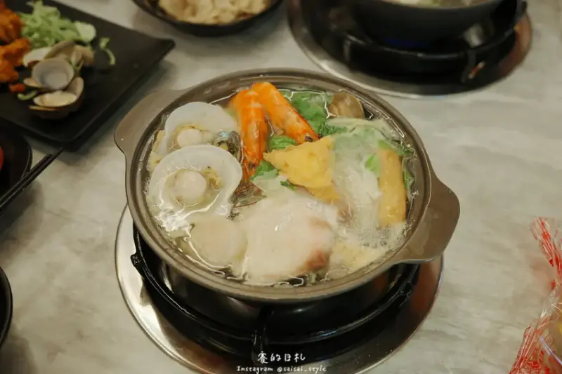 岩橙豐饌湯鍋｜台中東海美食｜平價美味滿分的海鮮與濃郁湯底大滿