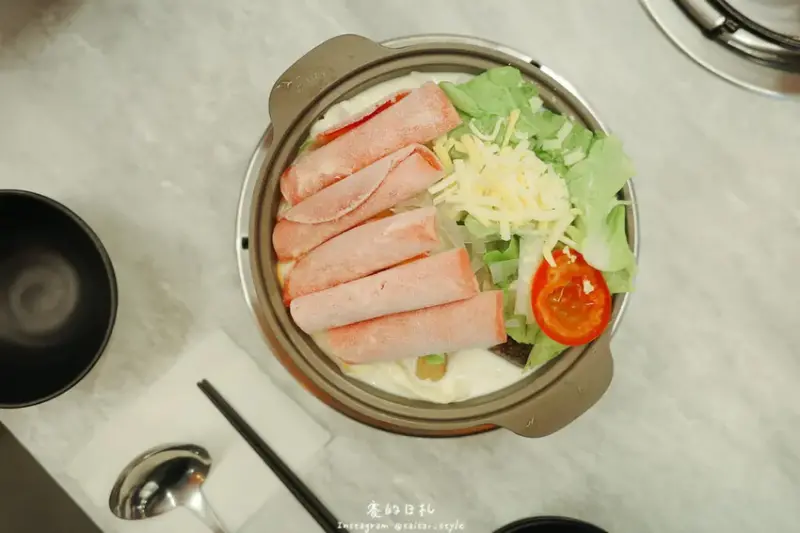 岩橙豐饌湯鍋｜台中東海美食｜平價美味滿分的海鮮與濃郁湯底大滿