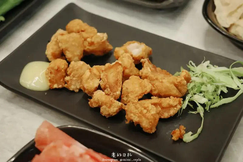 岩橙豐饌湯鍋｜台中東海美食｜平價美味滿分的海鮮與濃郁湯底大滿