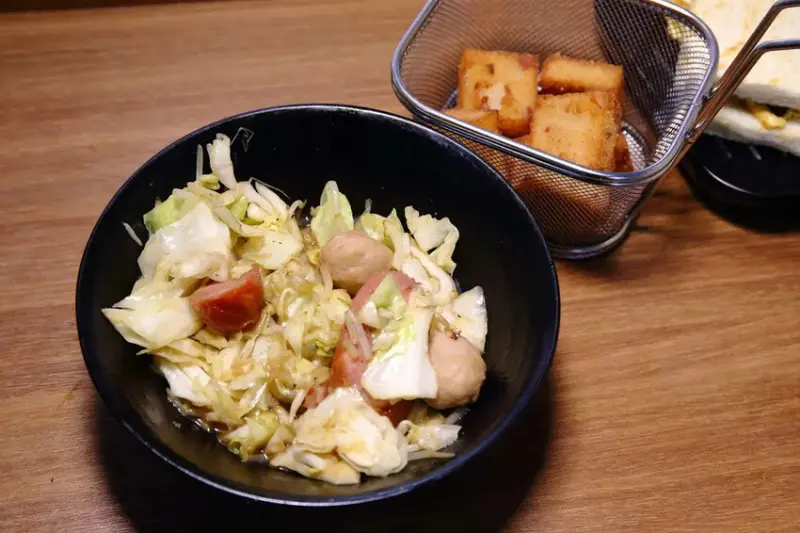 早安好食光x嘟比飯麵館，新店終於有很好吃的早午餐了！超強炒泡