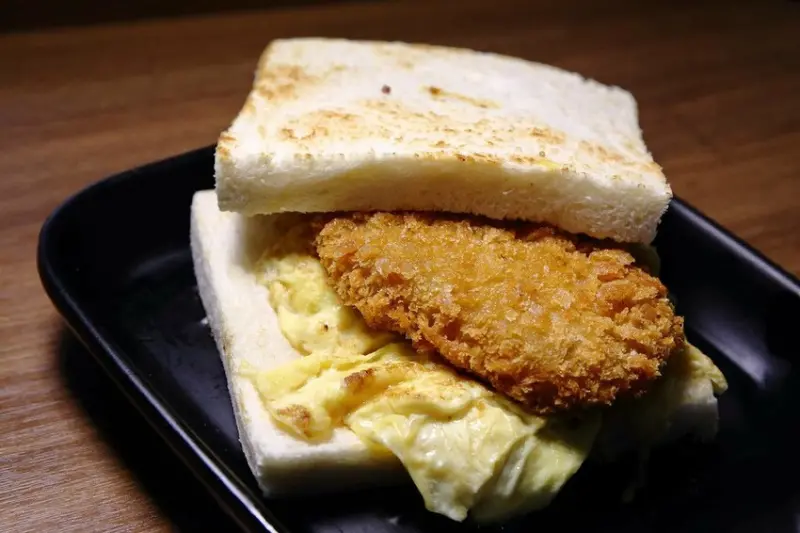 早安好食光x嘟比飯麵館，新店終於有很好吃的早午餐了！超強炒泡