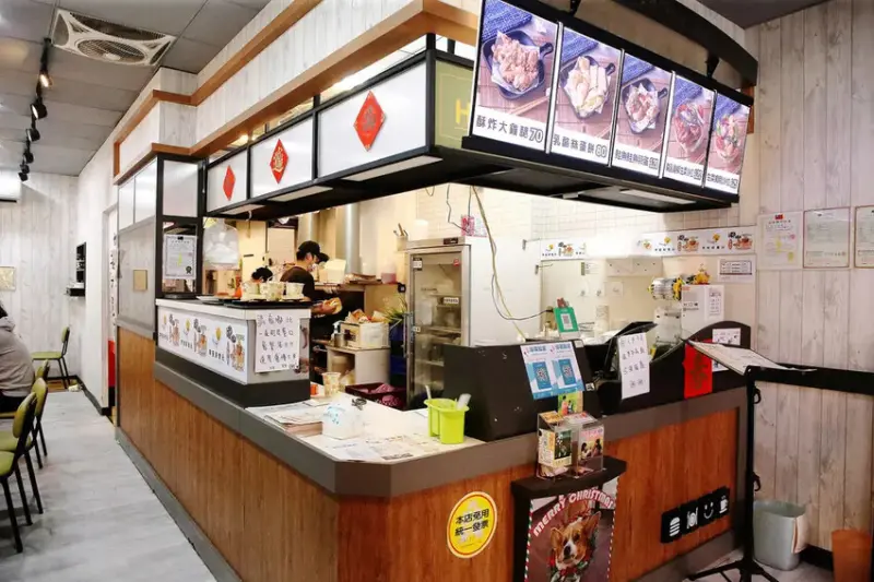 早安好食光x嘟比飯麵館，新店終於有很好吃的早午餐了！超強炒泡