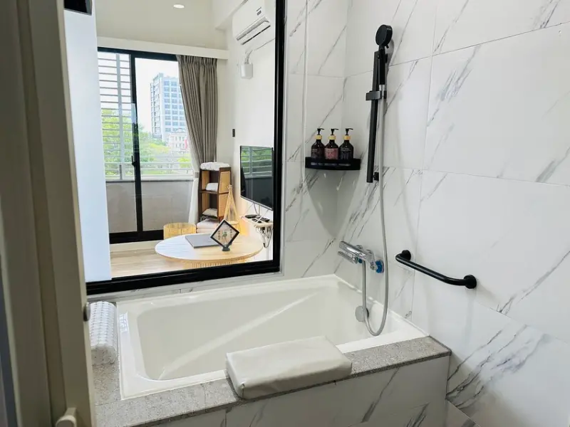 【安平胡桃民宿】台南安平包棟民宿推薦！帶你體驗獨特景觀泡腳池