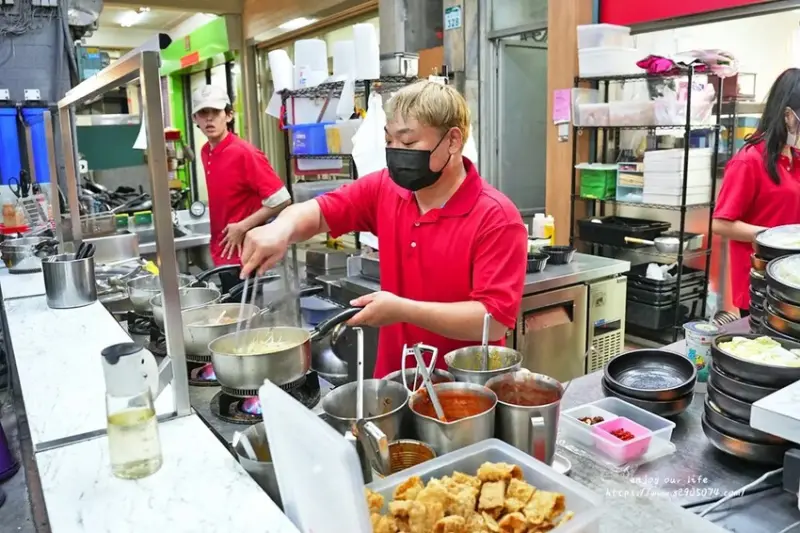 高雄-成順水煮肉片&酸菜魚專賣(熱河店)✔一個人也能獨享酸菜