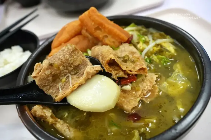 高雄-成順水煮肉片&酸菜魚專賣(熱河店)✔一個人也能獨享酸菜