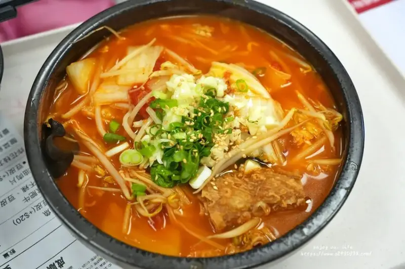 高雄-成順水煮肉片&酸菜魚專賣(熱河店)✔一個人也能獨享酸菜