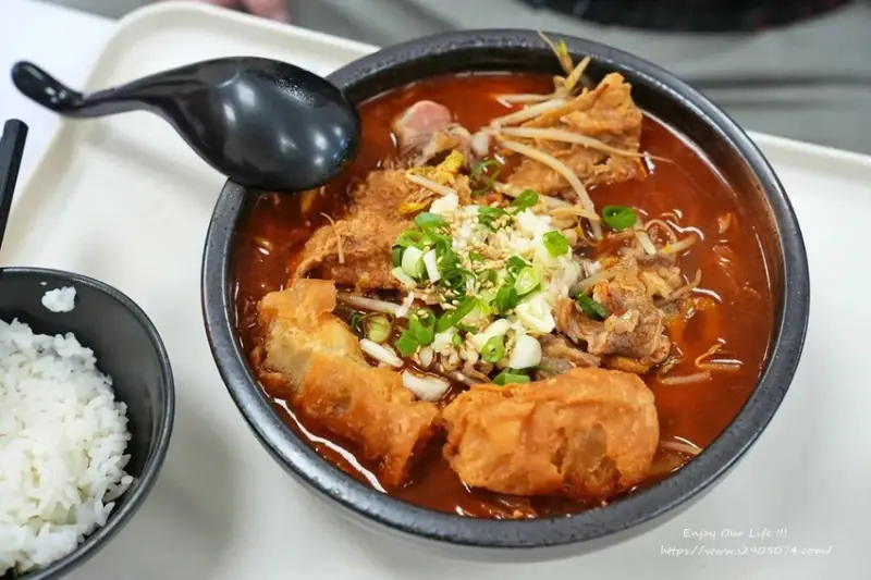 高雄-成順水煮肉片&酸菜魚專賣(熱河店)✔一個人也能獨享酸菜