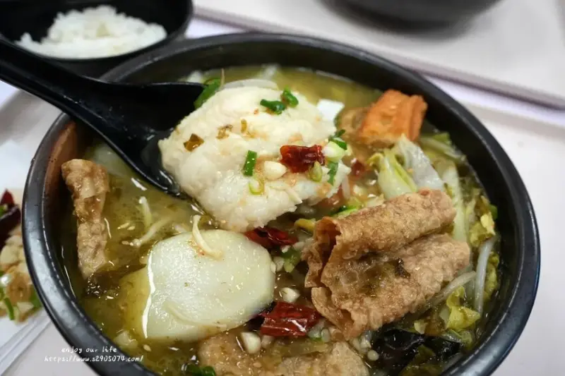 高雄-成順水煮肉片&酸菜魚專賣(熱河店)✔一個人也能獨享酸菜