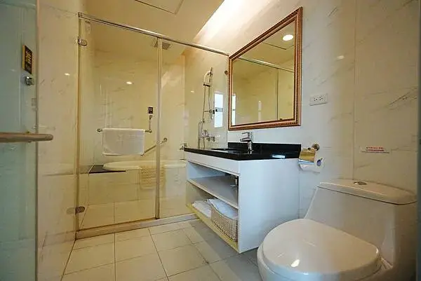 豪華家庭房-4人房-R1002-4 同R1003.JPG