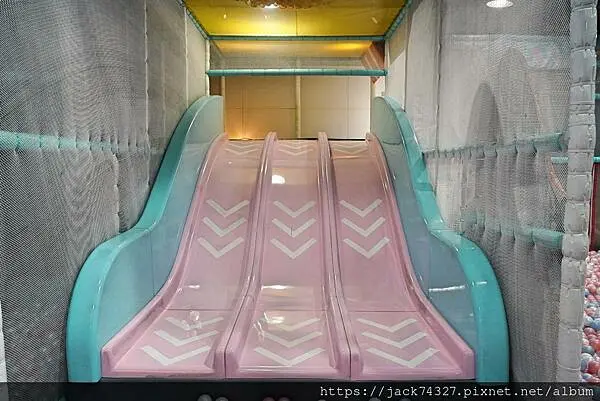 {台中美食}咱們小時候/全台唯一親子派對餐廳，全新200坪環