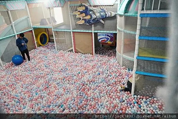 {台中美食}咱們小時候/全台唯一親子派對餐廳，全新200坪環