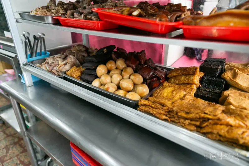 桃園楊梅高CP值小吃店推薦-高榮小吃店，經濟實惠的代名語！便宜好吃的餐點讓店裡總是門庭若市 @圍事小哥的幸福相框