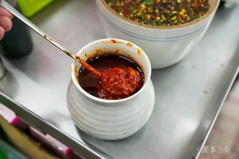 桃園楊梅高CP值小吃店推薦-高榮小吃店，經濟實惠的代名語！便宜好吃的餐點讓店裡總是門庭若市 @圍事小哥的幸福相框