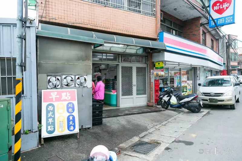 桃園楊梅高CP值小吃店推薦-高榮小吃店，經濟實惠的代名語！便宜好吃的餐點讓店裡總是門庭若市 @圍事小哥的幸福相框