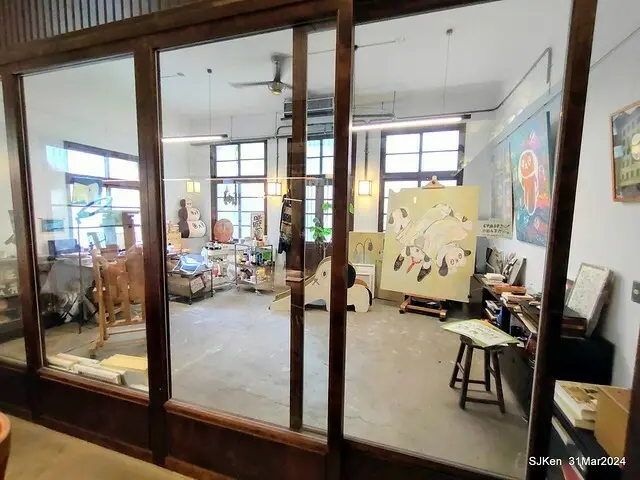 「玉虫畫室 tama.atelier｣(Coffee shop, liberary and painting studio three in one complex houe)， Nangang, Taipei, Mar 31, 2024, SJKen.