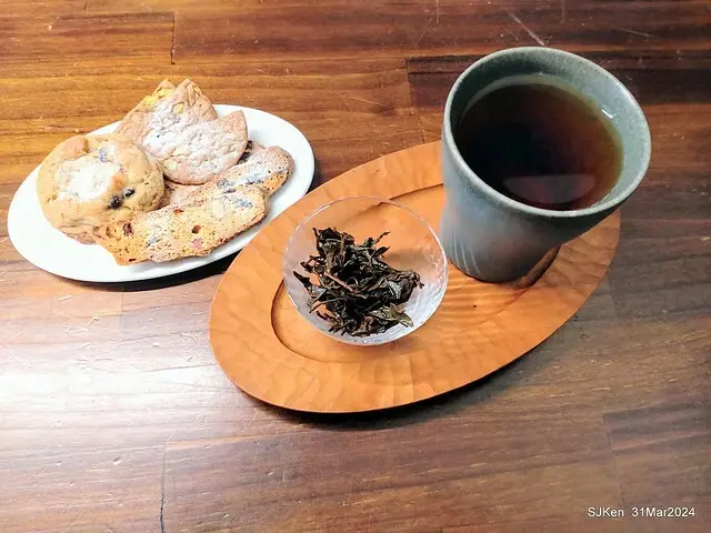 「玉虫畫室 tama.atelier｣(Coffee shop, liberary and painting studio three in one complex houe)， Nangang, Taipei, Mar 31, 2024, SJKen.