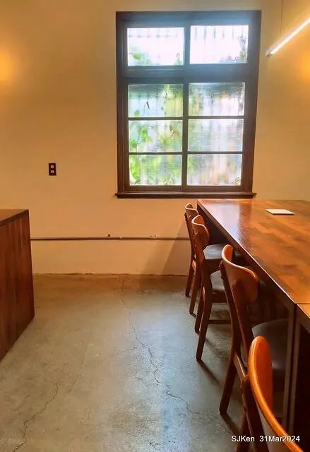 「玉虫畫室 tama.atelier｣(Coffee shop, liberary and painting studio three in one complex houe)， Nangang, Taipei, Mar 31, 2024, SJKen.